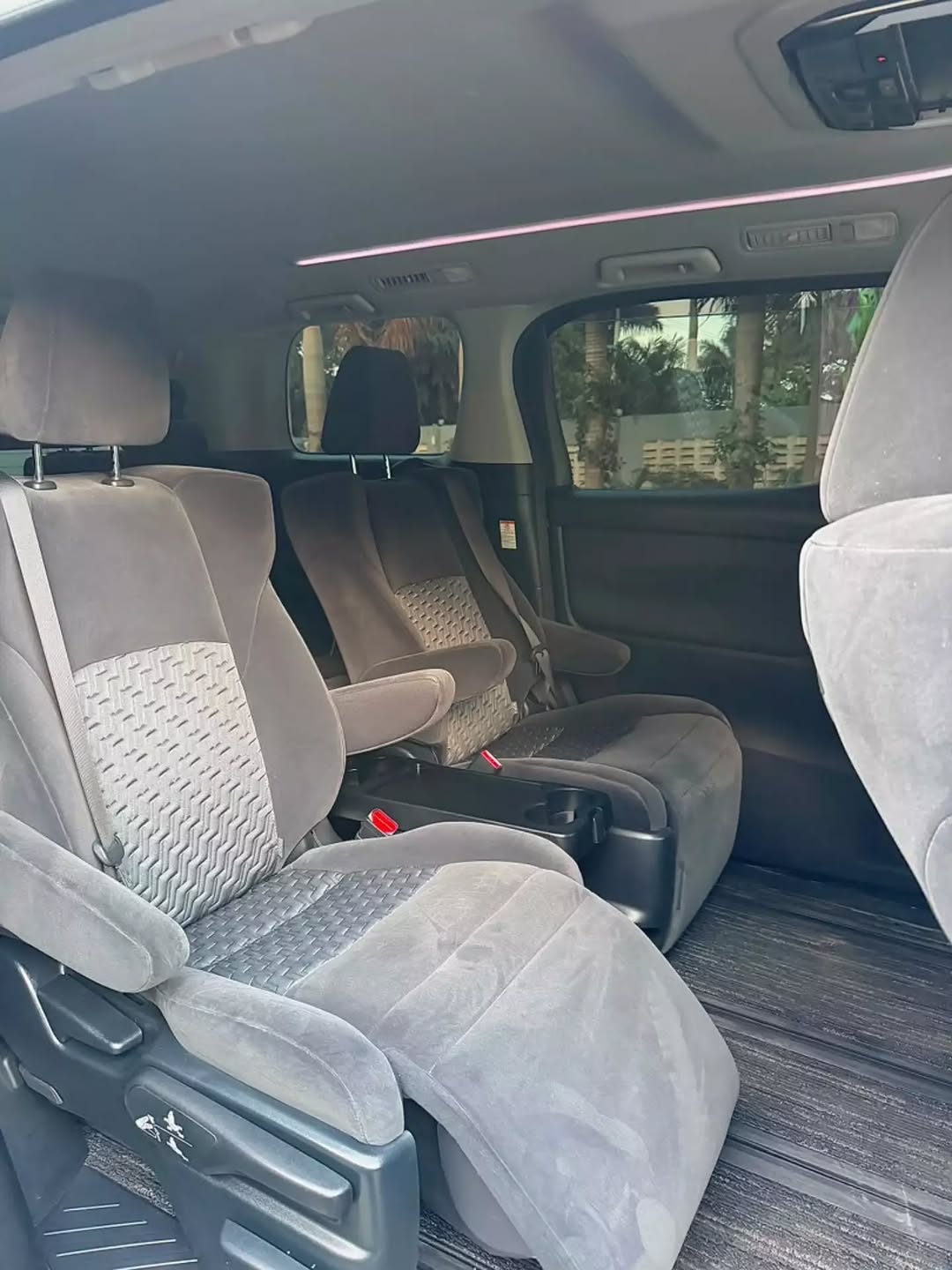 TOYOTA ALPHARD thumbnail 3
